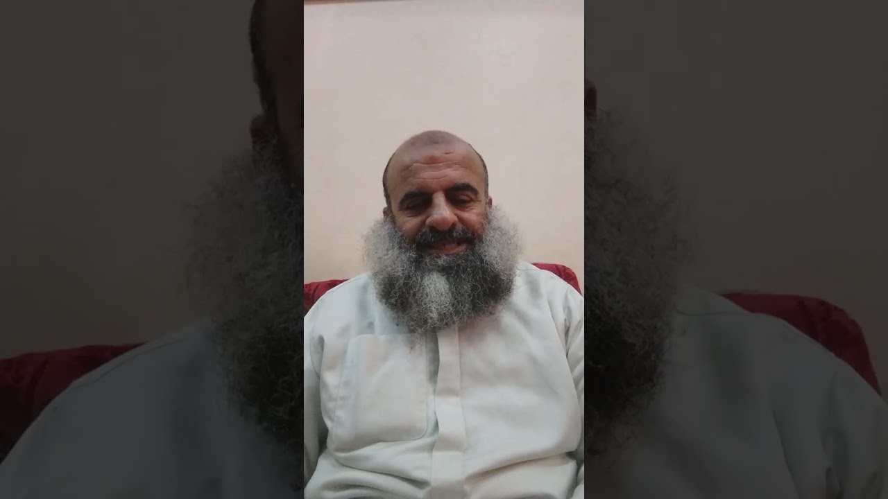 ما الفرق بين قوله تعالى ( وَاشْهَدْ بِأَنَّا مُسْلِمُونَ ) & ( وَاشْهَدْ بِأَنَّنَا مُسْلِمُونَ ) ؟