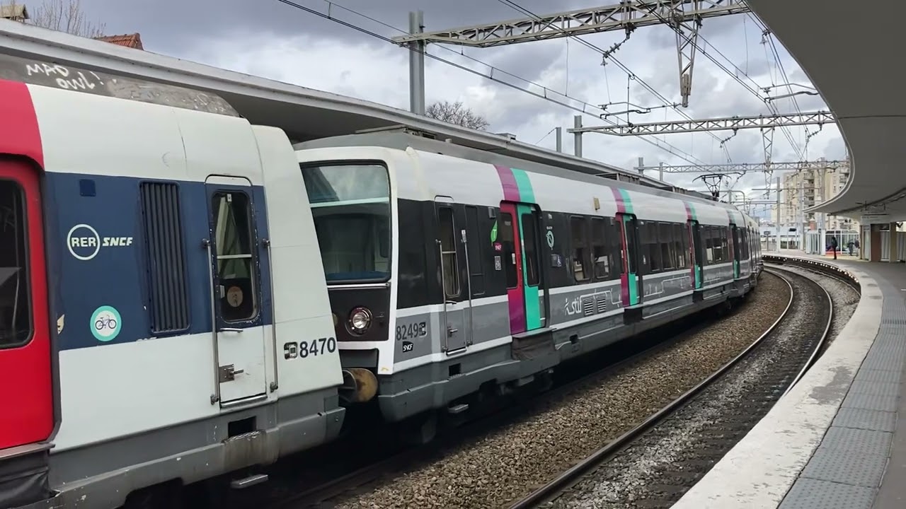 RER B - Arrivé d'un MI79 / MI84 SNCF à Bourg-la-Reine