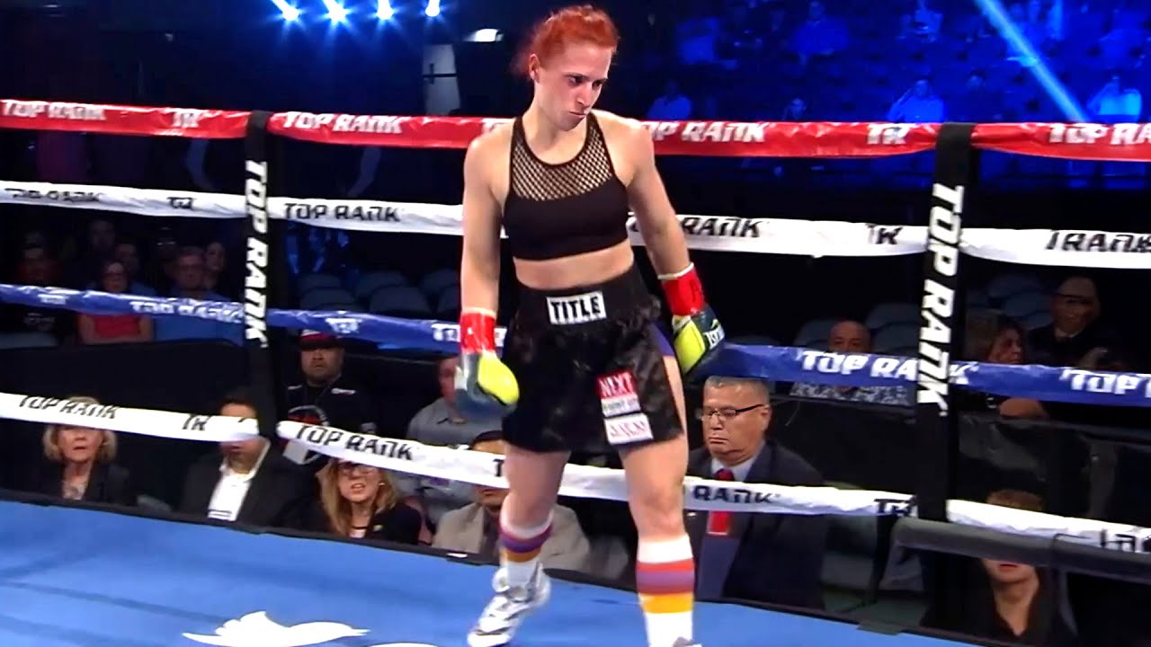 Она ОПЬЯНЕЛА от УДАРА посреди БОЯ