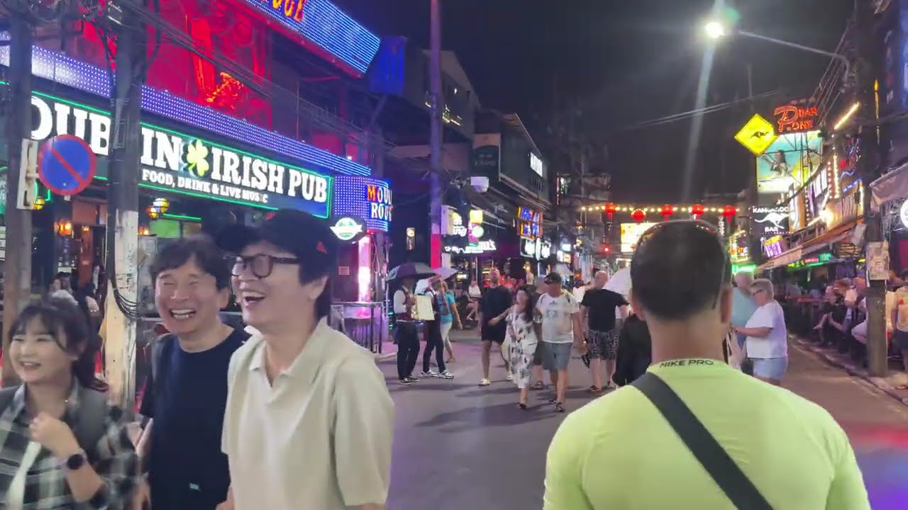 Thailand 🇹🇭 Phuket patong beach night life full enjoy 🤪🤪🥰❤️ थाईलैंड 🇹🇭 फुकेट पतंगबीच नाईट लाइफ 🤪🥰❤️