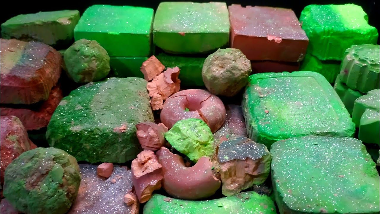 Soft ,Crunchy , Gym Chalk,oddlysatisfying#asmr #crispytexture #satisfying 