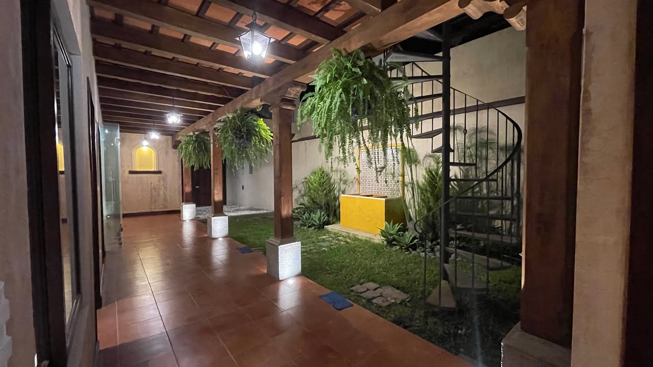 CASA EN VENTA EN ANTIGUA GUATEMALA US$337,487 (impuestos incluidos) COLIBRI F TEL:50831307