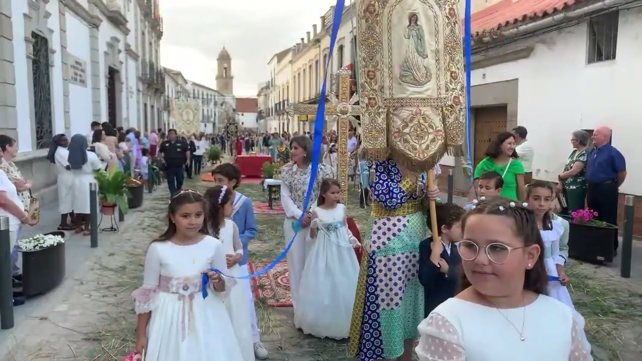 Corpus Christi 2024 a su paso por la Iglesia del Dulce nombre de Jesús. Las Obreras.