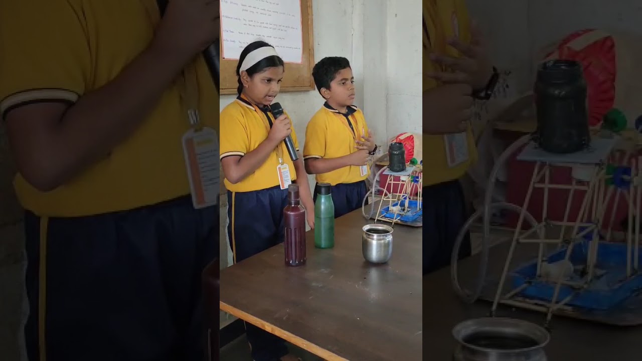 कौस्तुभ सायन्स डे ला शाळेत सायन्स प्रोजेक्ट सादर करताना.