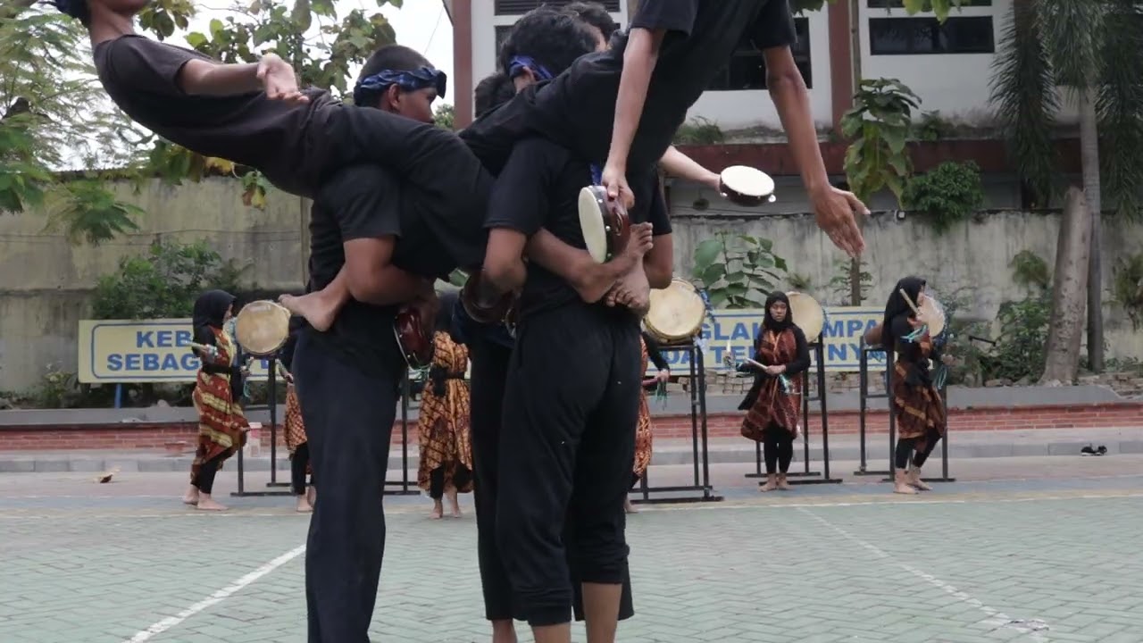 TARI RAMPAK BEDUG XI DKV 2 | SMKN 1 KOTA SERANG