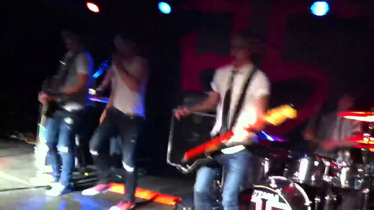 R5 performing Not A Love Song & Keep Away in Nashville, TN