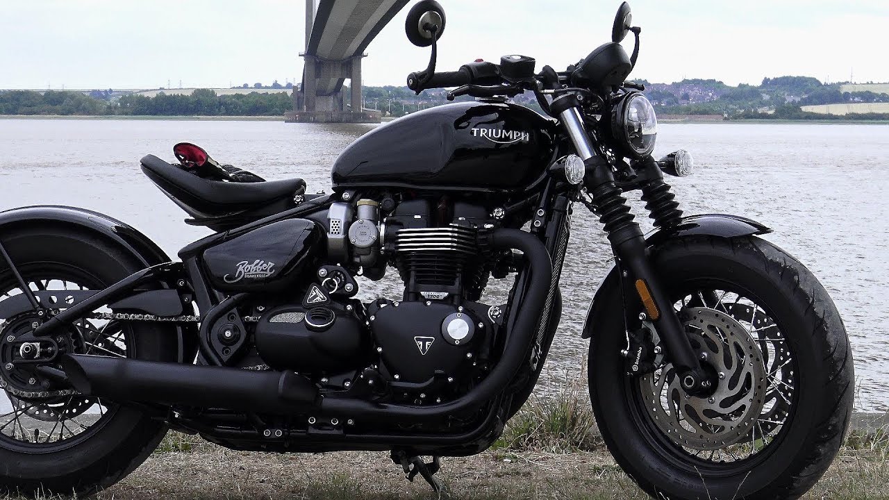 Triumph Bonneville Bobber Black, Review, Seduced by the Dark Side!