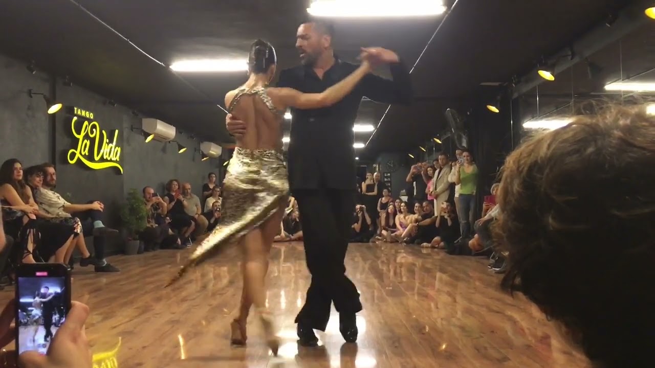 Ricardo Astrada & Constanza Vieyto (Mundial 2022 Tango Escenerio World Champions) 28.10.2023 2/4