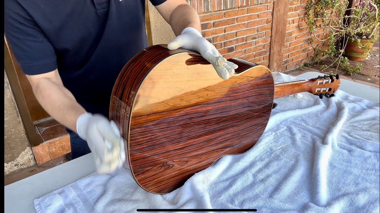 CÓMO SACARLE BRILLO A LA GUITARRA Mantenimiento de la guitarra 🎸@RafaelElizondoClasesdeGuitarra