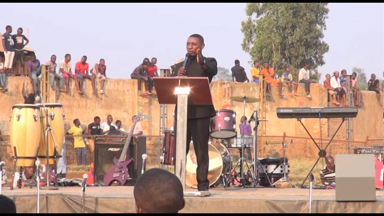 MUNGU WA KWETU par Pasteur Gabriel Tikiko