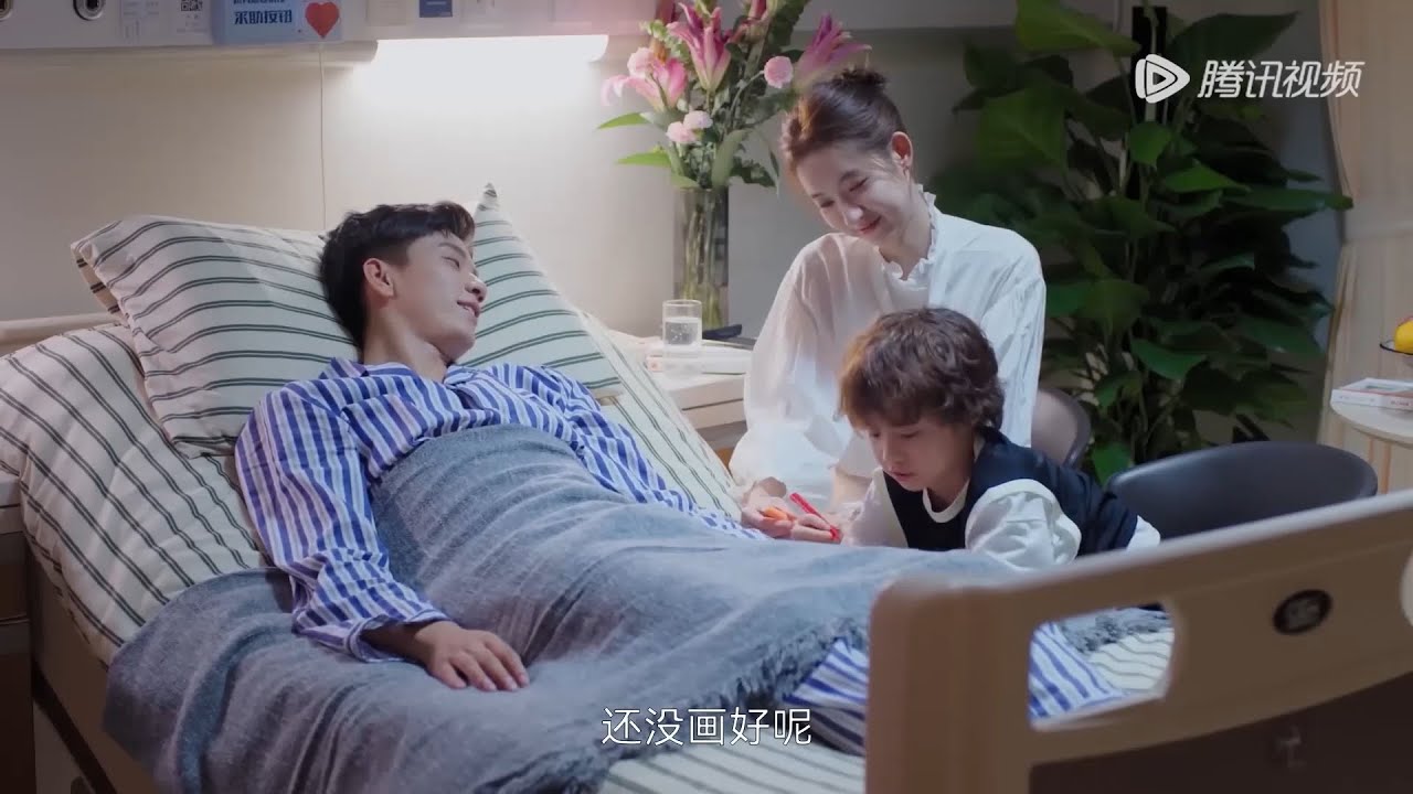速看15 | 女主貼心照顧生病的總裁，總裁直言“有家屬的感覺真好” 💥 中国电视剧
