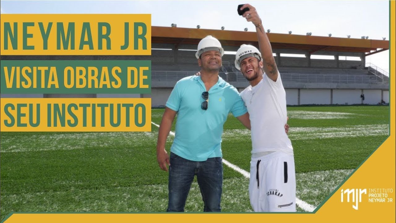 Neymar Jr visita obras do seu Instituto