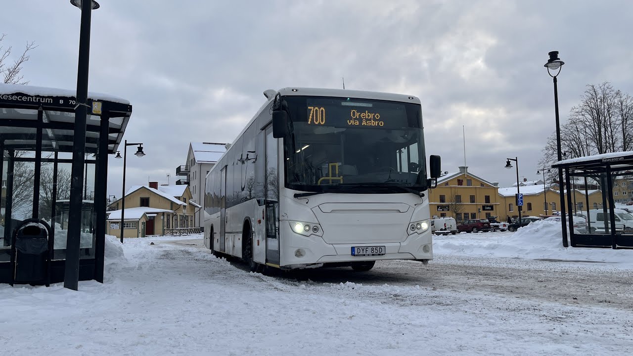 Linje 700 från Lerbäcksvägen till Tälle (E18)