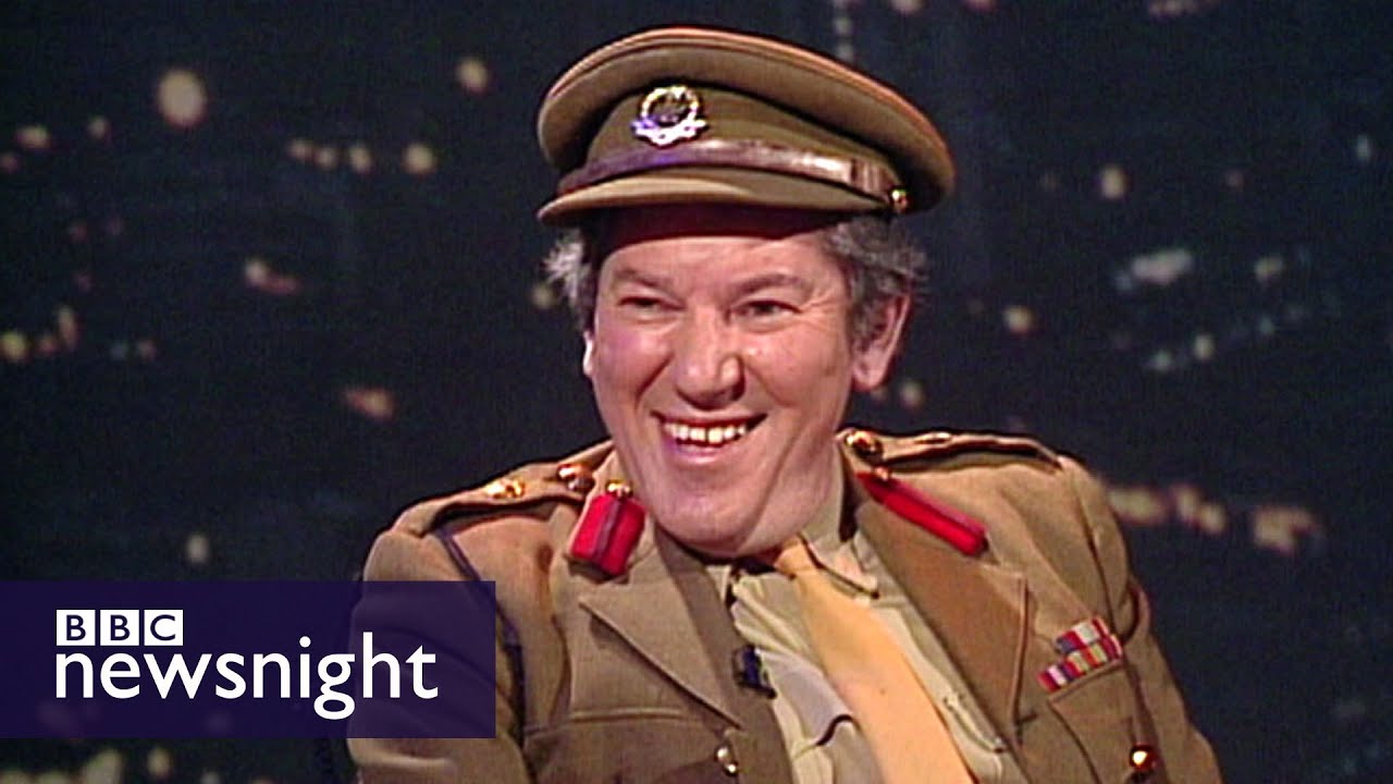 Paxman and Col Mustard the Cluedo champion - Newsnight archives (1995)
