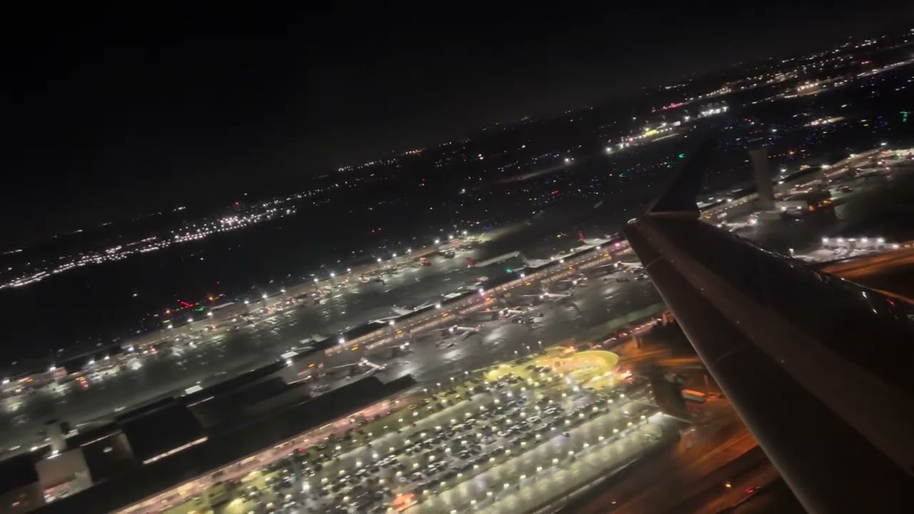 Delta CRJ700 takeoff Detroit