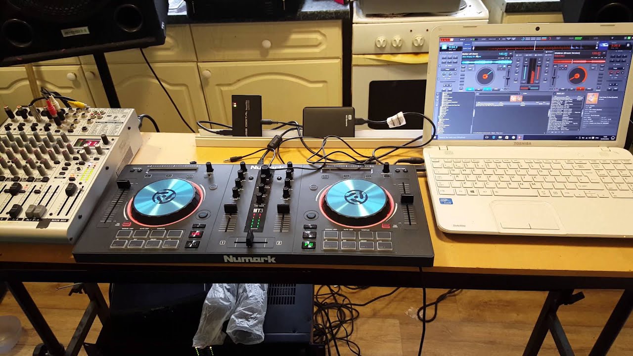 Mixtrack 3 Numark with Behringer UB1204FX and vdj8