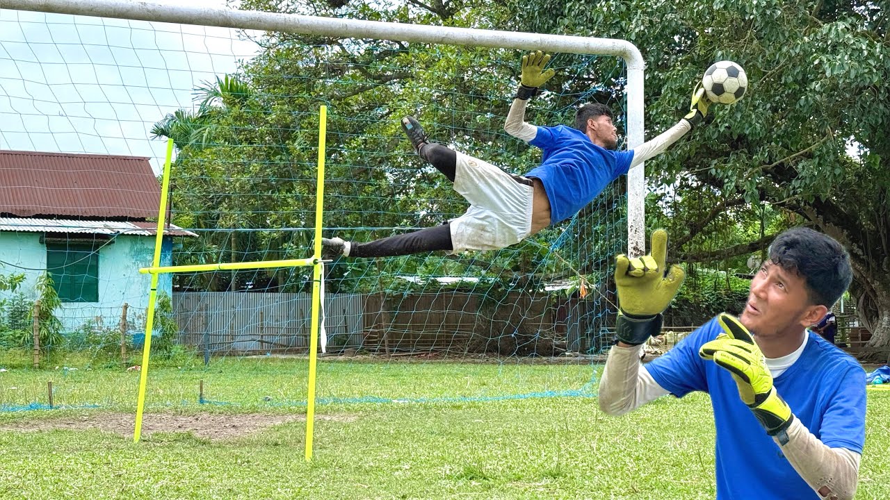 Goalkeeper high jump training🔥| Important practice of goalkeeper #goalkeeper #football #gk #video