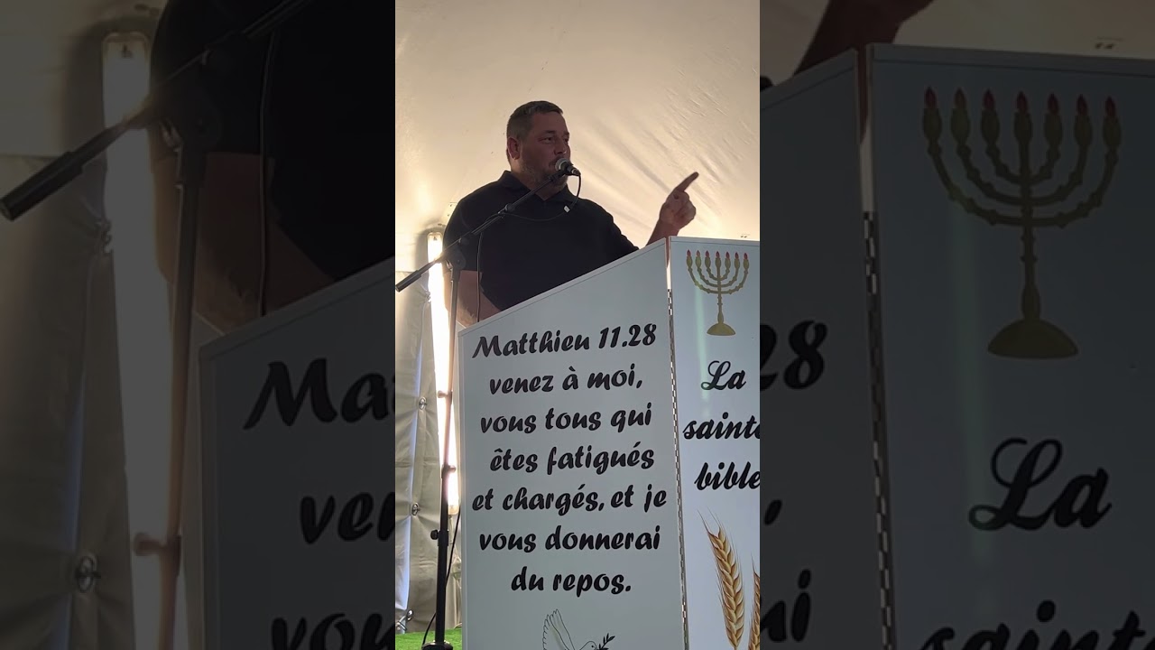 Cantique Tourine il a sa main sur mon épaule ￼￼
