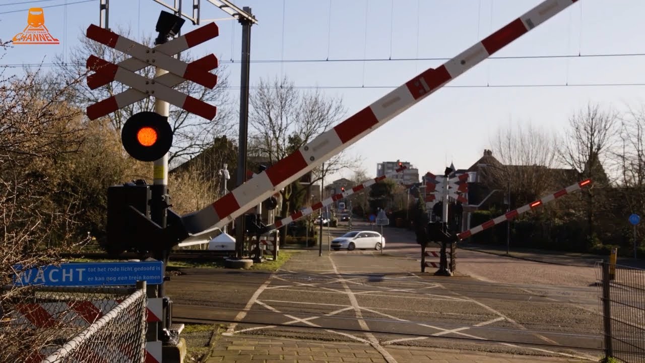 DUTCH RAILROAD CROSSING - Vught - Loonsebaan