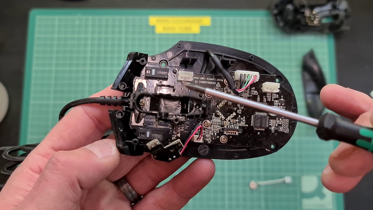 Замена неисправного энкодера колеса прокрутки на мыши Razer Naga 2014