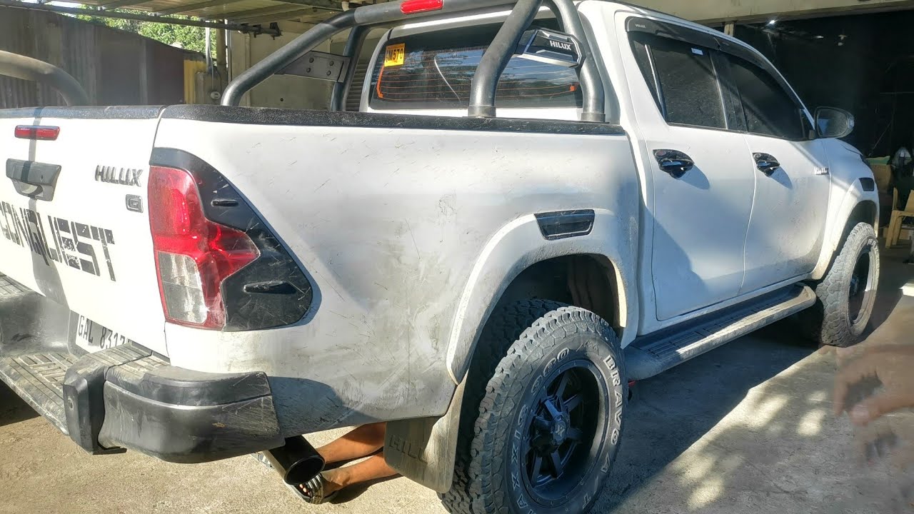 Toyota Hilux Full straight pipe with Borla Tip