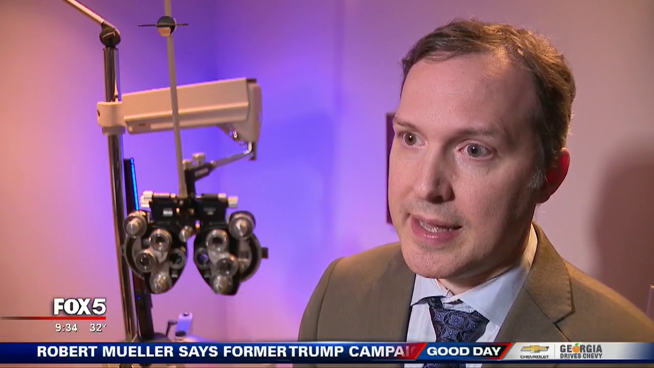 Eye surgeon shares contact lens safety tips