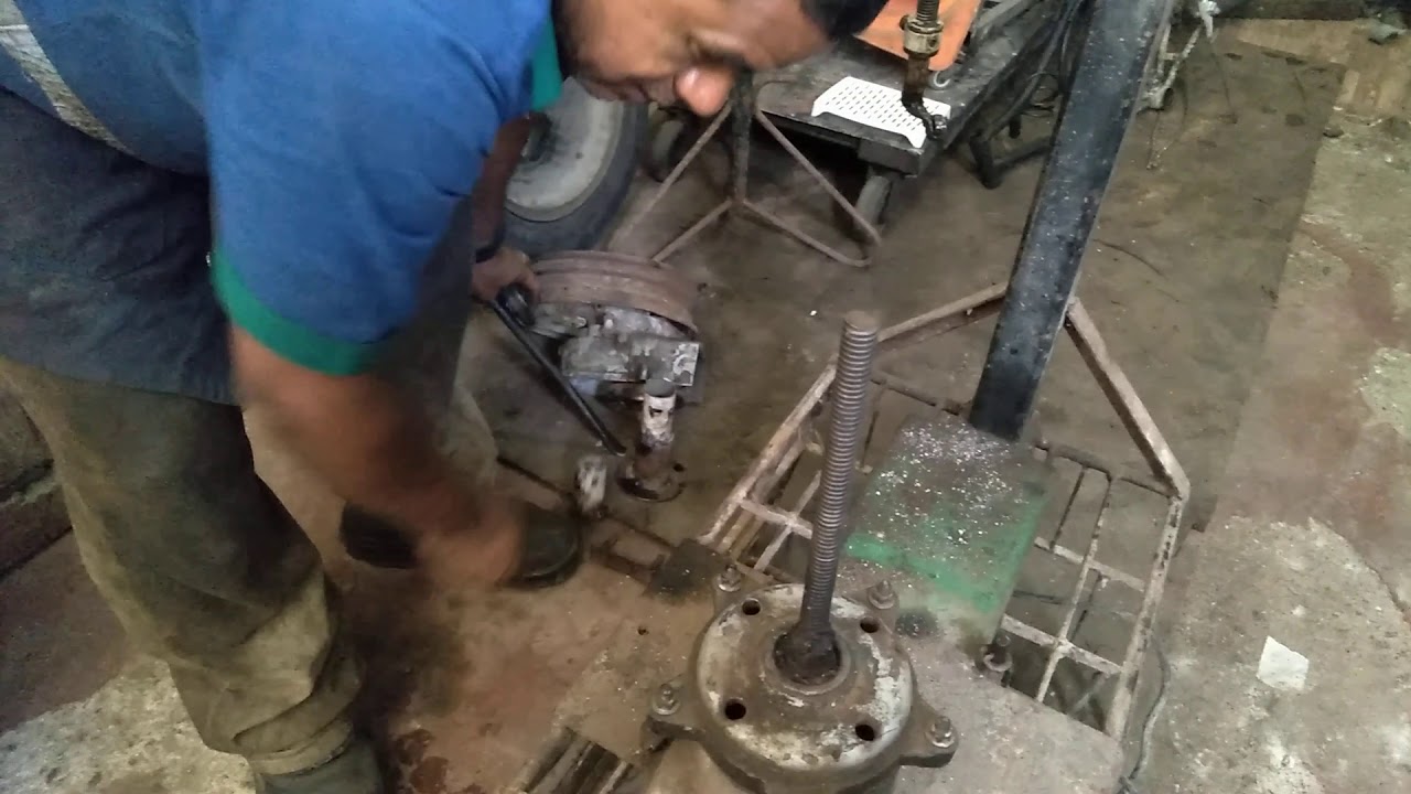 maquina de desembeiçar pneu caseira feita de material reciclado