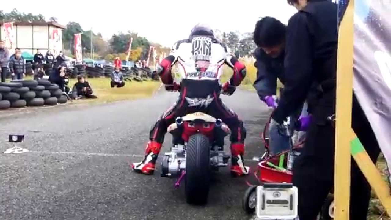 2014/11/30　イワイサーキット　KN企画２サイクル2気筒マシン