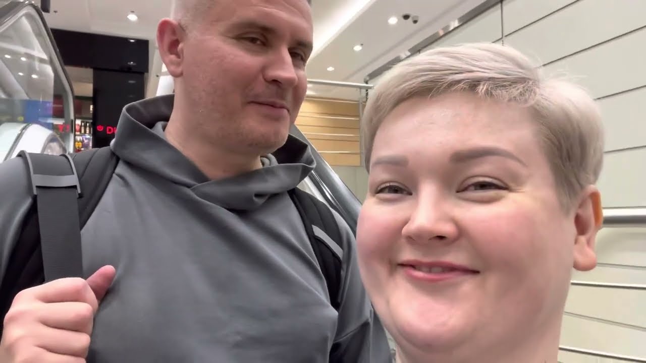 Вот так 😲ЦЕНЫ в Дьюти Фри Домодедово😱Вован выбрал себе ПОДАРОК😅Ищем где ПОЕСТЬ😋Влог