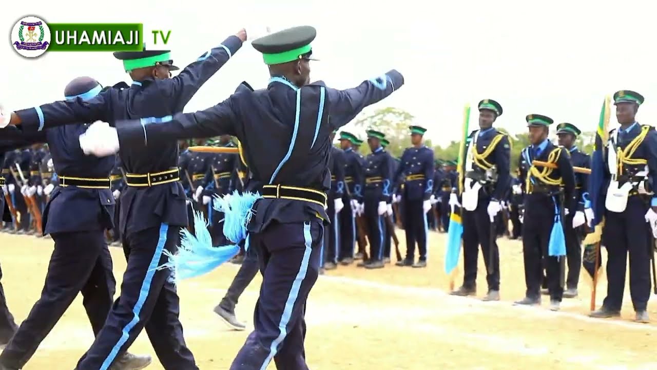#ZAWADI YA HESHIMA KWA ASKARI WAPYA WA UHAMIAJI WALIOFANYA VIZURI KATIKA MAFUNZO YAO YA KOZI 04/2025