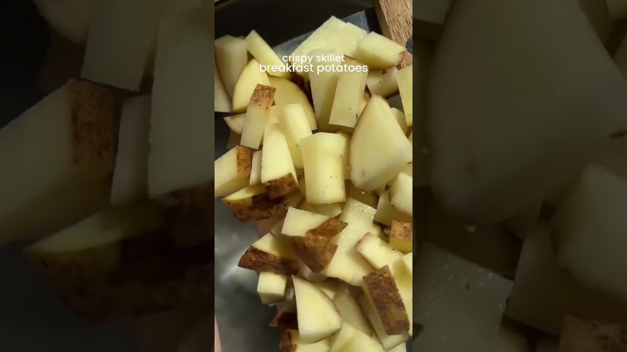 Crispy skillet breakfast potatoes  ( detailed recipe in the description)