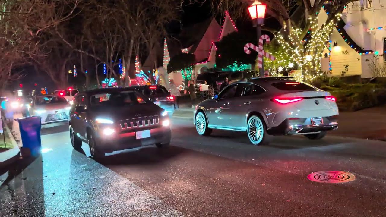 Portland Oregon, Famous Peacock Lane, Christmas decorations, Portland houses