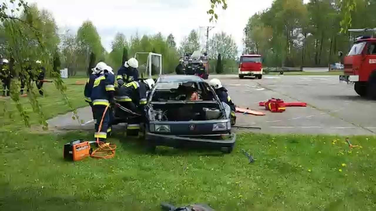OSP KSRG Dębowa Kłoda (pokaz ratownictwa technicznego)