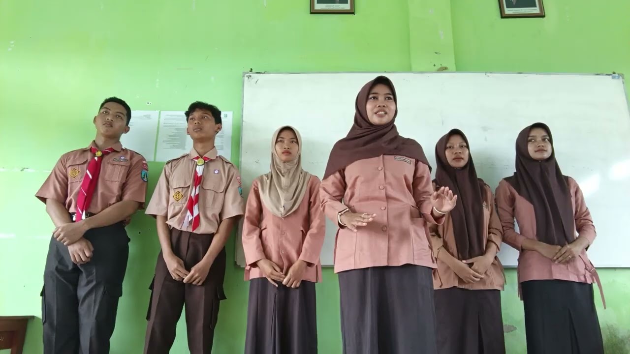 Musikalisasi puisi awal yang berjudul 