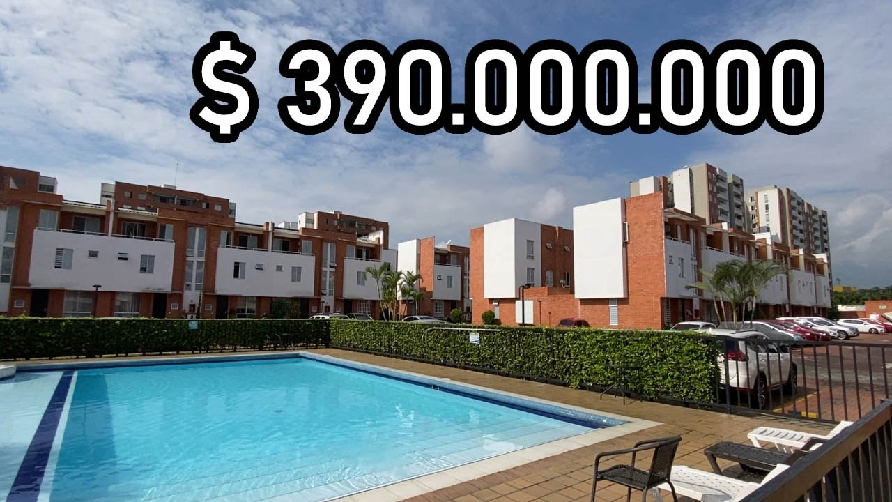 Casa en valle del lili Sur de Cali de tres pisos con piscina y salon Social