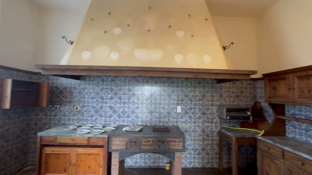 Villa indipendente con salone monumentale e vista panoramica, Salsomaggiore Terme (Villa Paradiso)