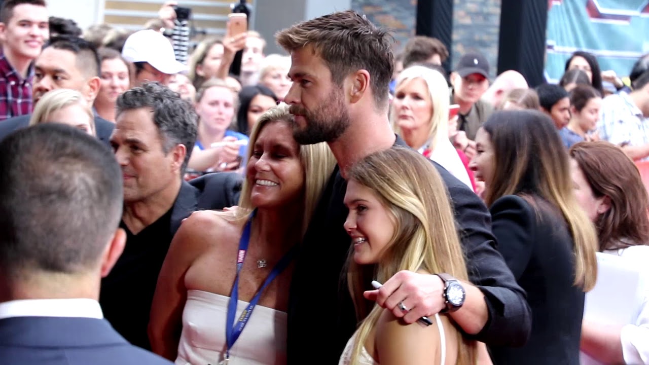Chris Hemsworth @ Thor Ragnarok Sydney Premiere!