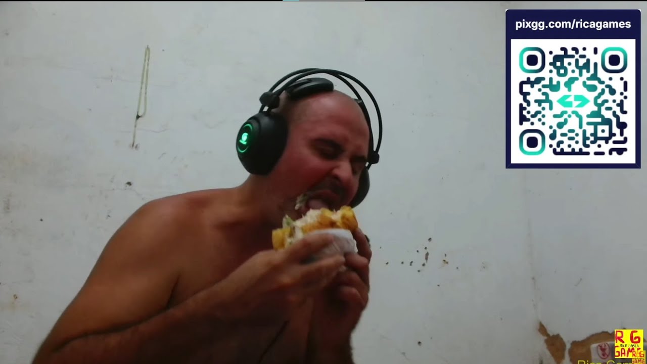 Rica games degustando um lanche massa pa caraio na tranquilidade do morro