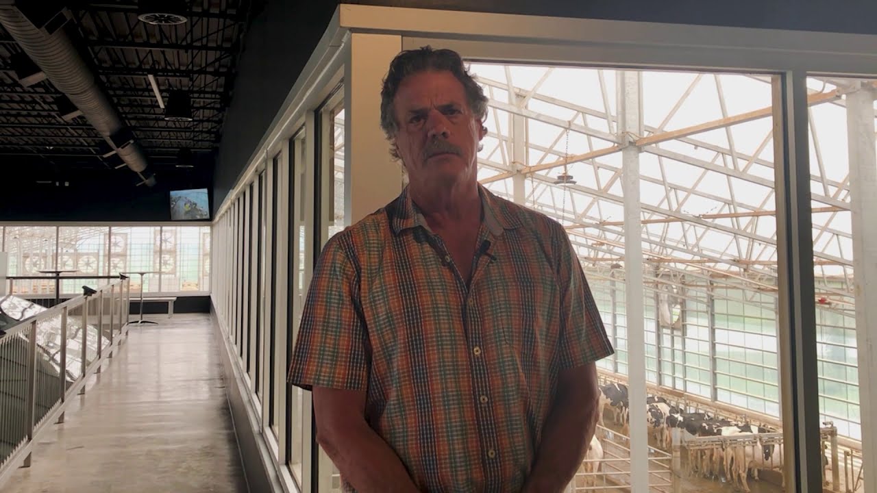 Mike McCloskey of Fair Oaks Farms | Robotic Milking with 12 DeLaval VMS V300