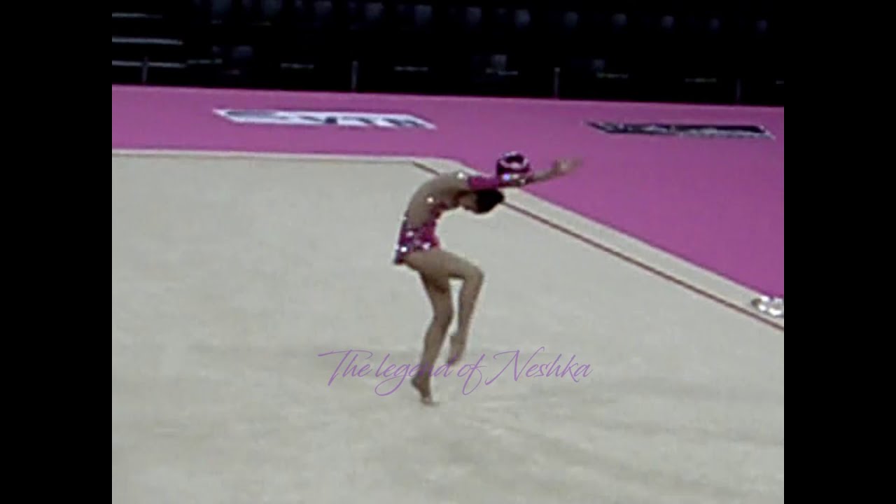 LEE Wan Nin (MAS) ball - 2011 Montpellier worlds Qualifs