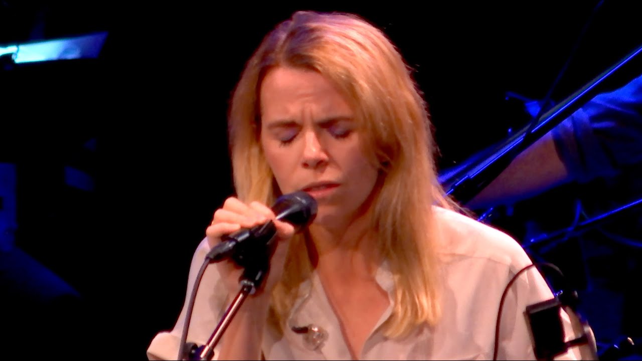 En prière (Gabriel Fauré) - Aoife O'Donovan | Live from Here with Chris Thile