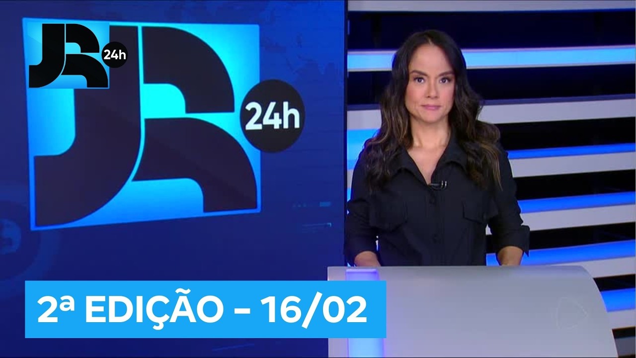 Jovem morre ao cair de caminhão de limpeza durante desfile de bloco em Salvador (BA)