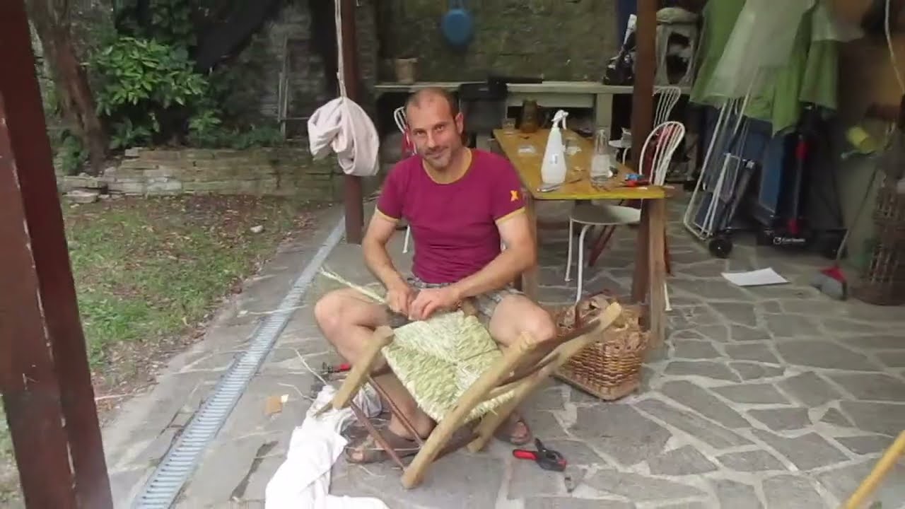 Restauro di una vecchia sedia impagliata