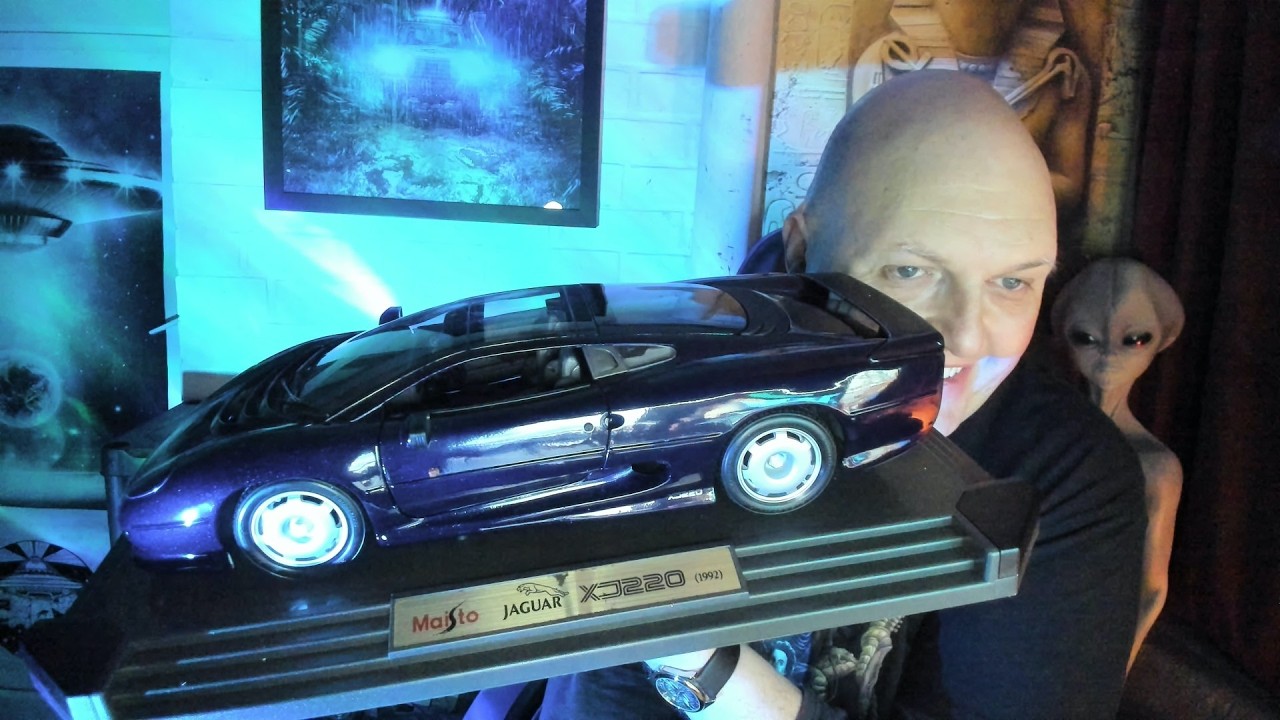 JAGUAR XJ220 (1992) 1:12 Maisto