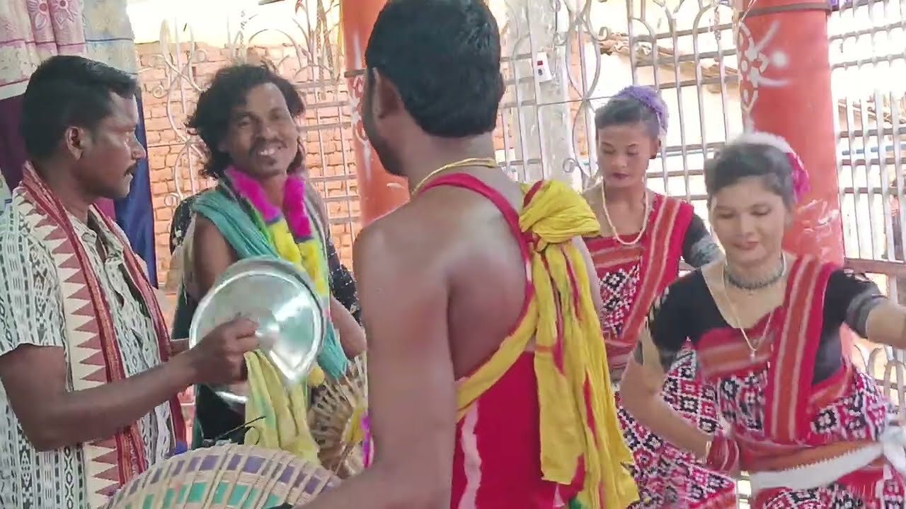 କଟିଙ୍ଗ ପଦର ମହିଳା ସଂକ୍ରିତନ ଦଳ