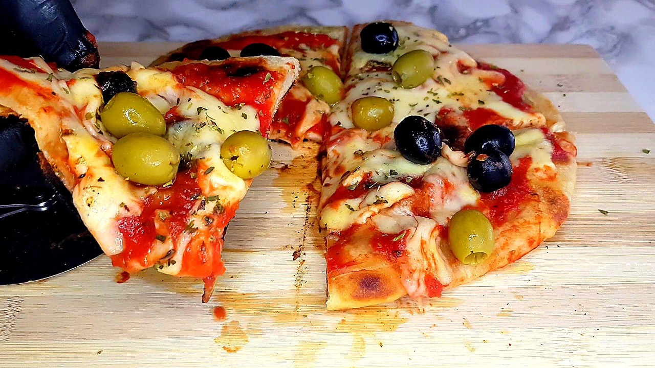 MAKE PIZZA at Home WITHOUT an Oven – So Easy!!