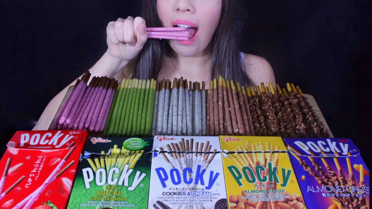 ASMR COMENDO POCKY MUKBANG - Sons Crocantes (Eating sounds)