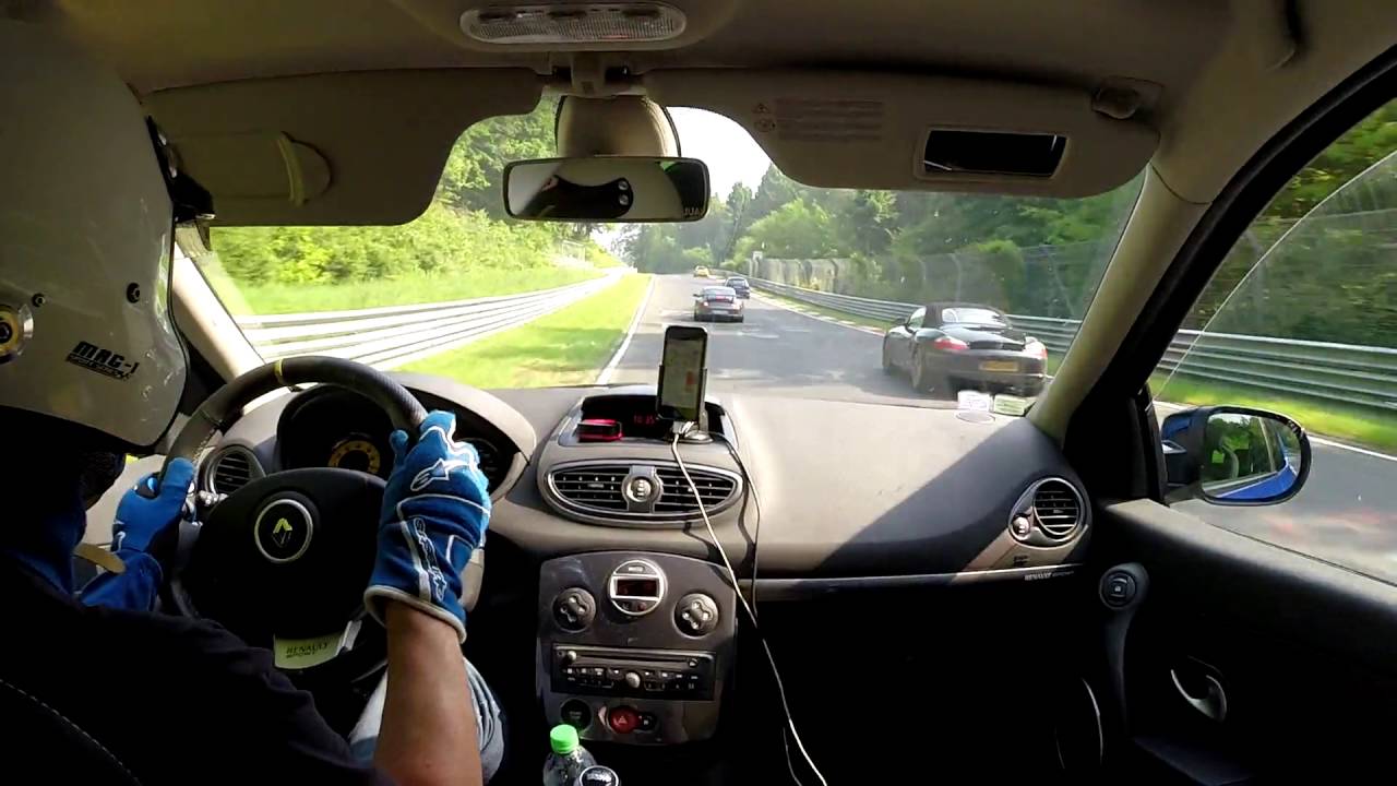 Two Clio 3 RS and a Focus RS lapping together the Nordschleife