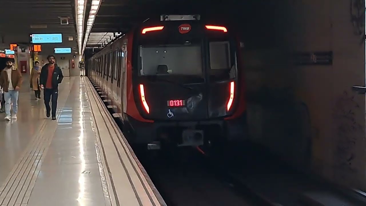 Metro Barcelona L1 Mercat Nou (TMB) 6000 y  8000