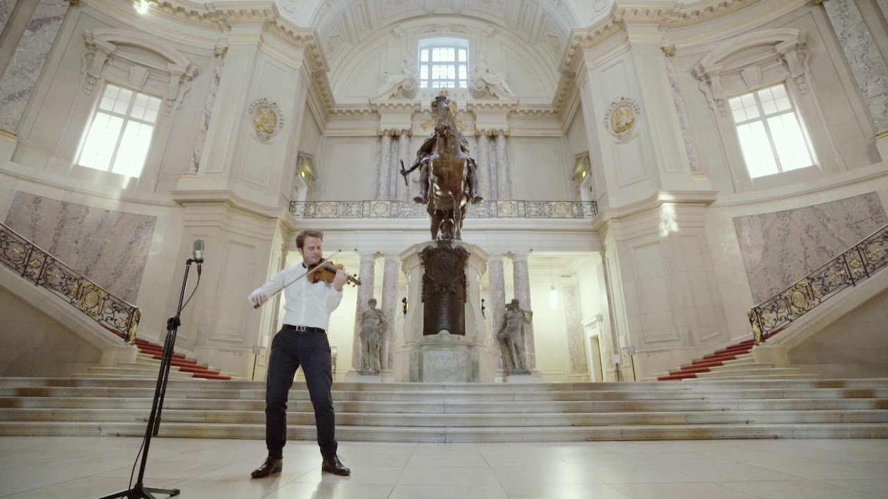 A Session With Tobias Feldmann